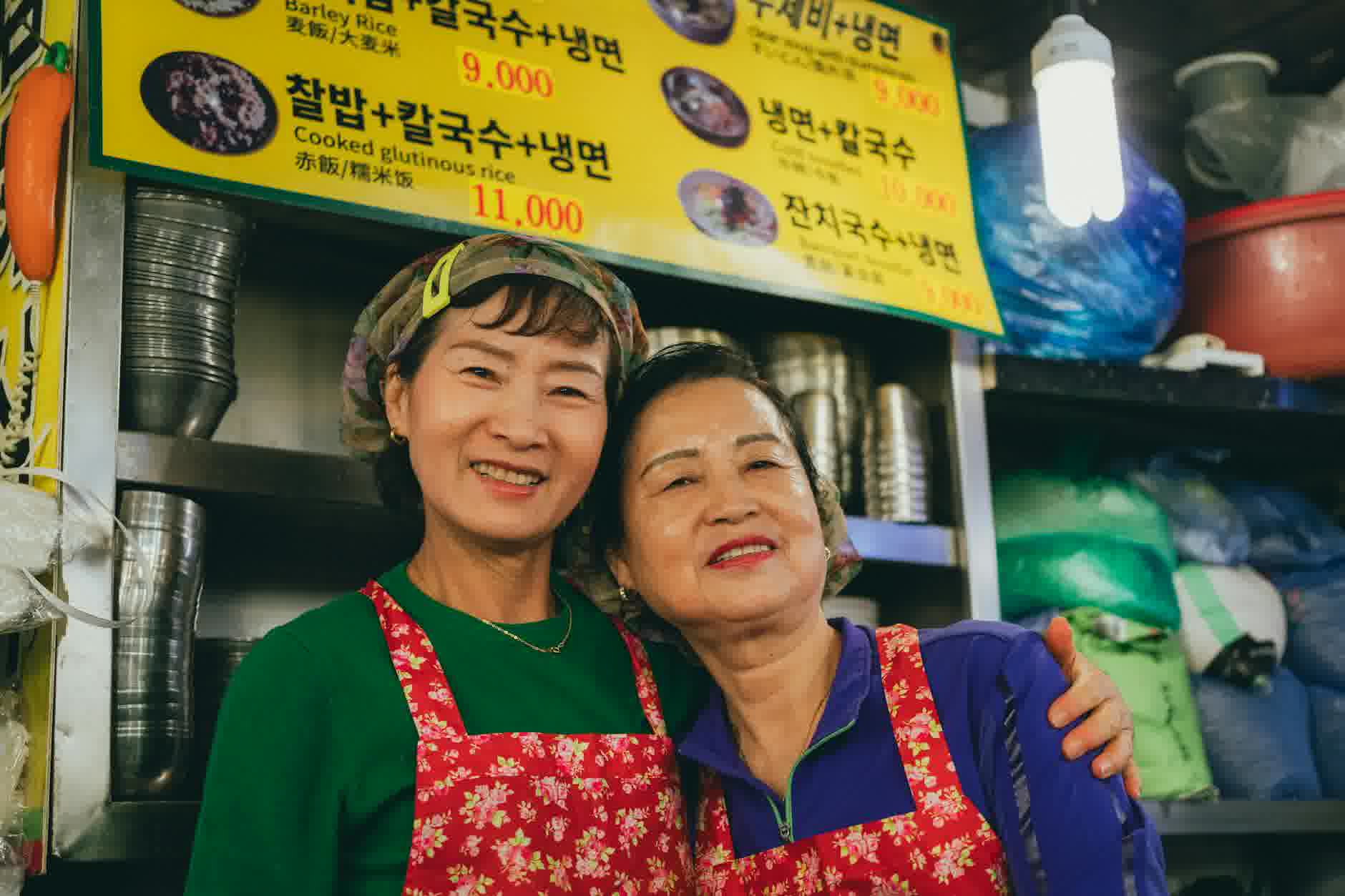 street food vendors in seoul s vibrant market